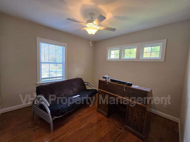 Building Photo - 2400 Lakeview Pkwy