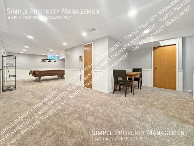 Building Photo - 5352 Queensbury Dr SE