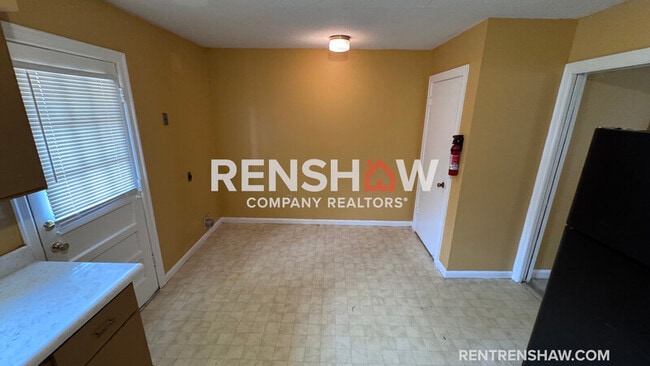 Building Photo - 3222 13 Colony Mall