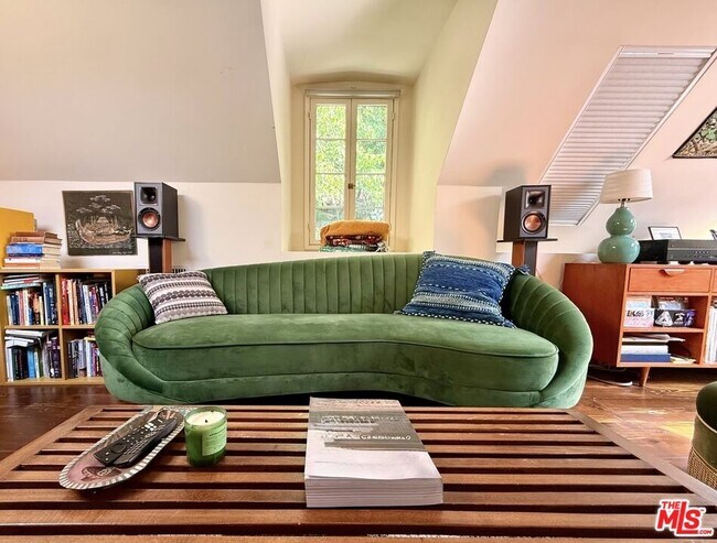 Building Photo - 2566 Verbena Dr