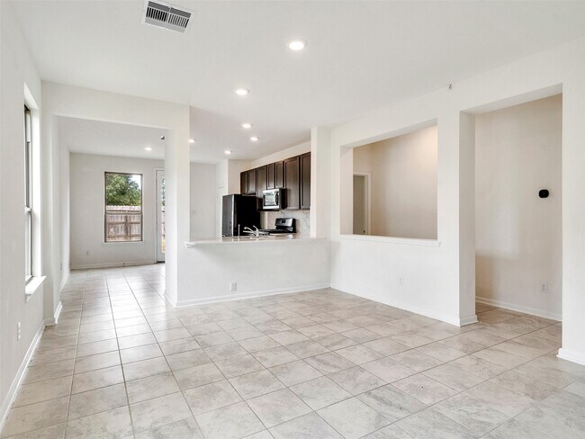 Building Photo - 6011 Whitewing Rd