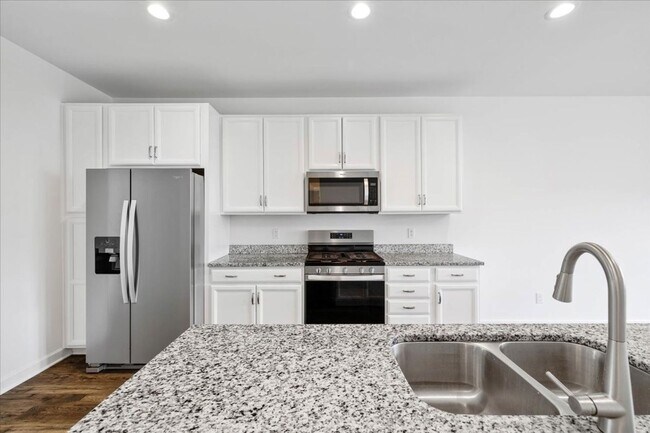 Building Photo - Spacious Home in Westhill Community - Rent...