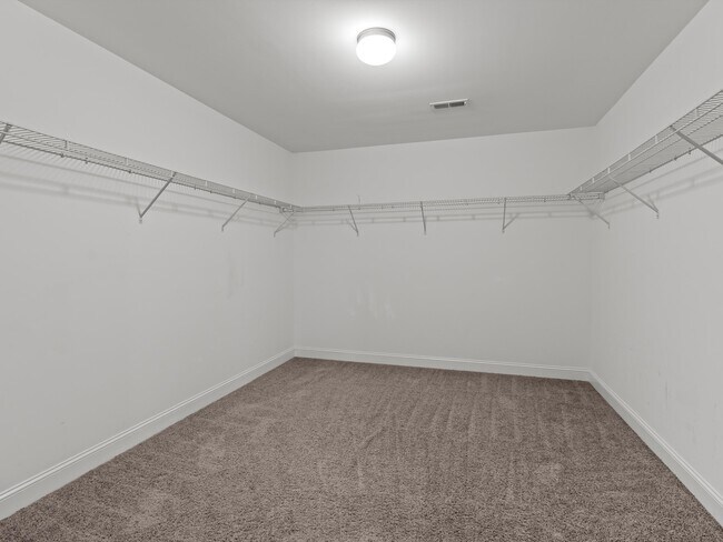 Building Photo - 114 Summer Pointe Ln NW