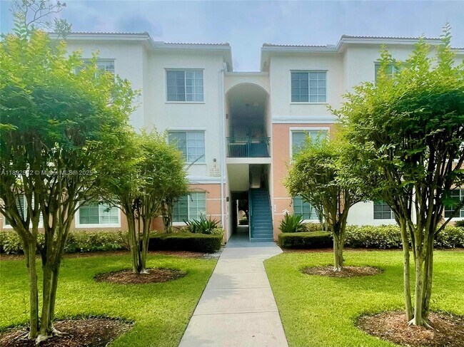Building Photo - 4202 Myrtlewood Cir E