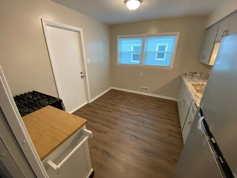 Kitchen - 143 N 63rd St