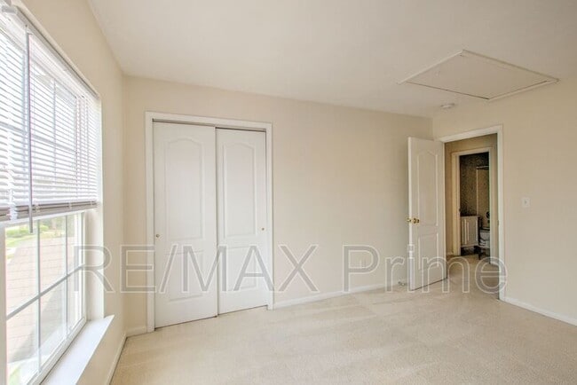 Building Photo - 1560 Wynd Crest Way