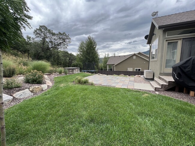Building Photo - 5974 Robinson Ln