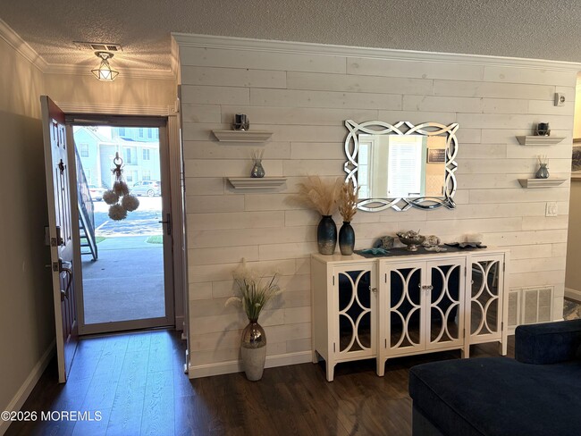 Building Photo - 2111 Waters Edge Dr