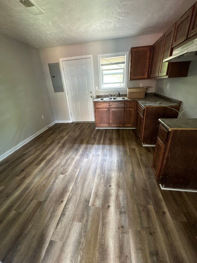 Building Photo - 811 Scott St