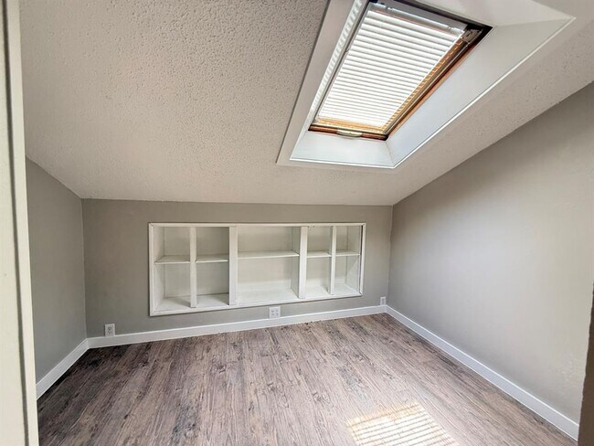 Building Photo - 13339 Water Oak Ln