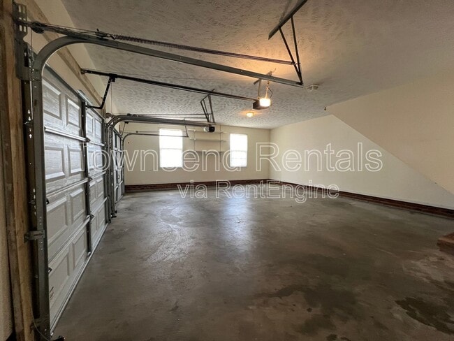 Building Photo - 121 Bugle Call Dr