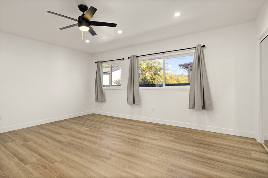 Building Photo - 715 Sunset Ave