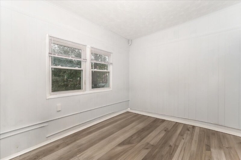 Building Photo - 1359 Bryant St NE