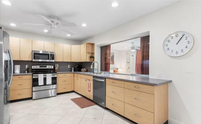 Building Photo - 3351 NW 67th St