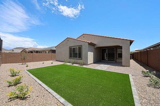 Building Photo - 4 Bedroom + Den in Foothills at Northpointe