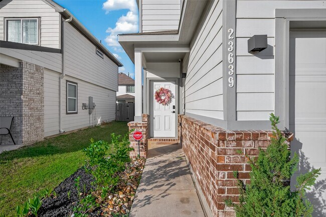 Building Photo - 23639 Buttress Root Dr