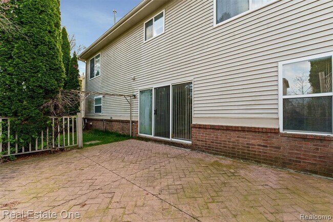 Building Photo - 4721 Carrington Dr