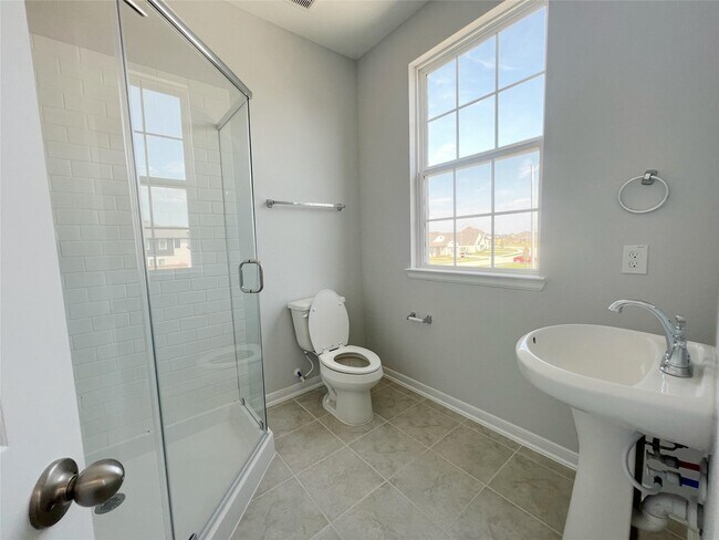 Building Photo - 208 Salange Ln