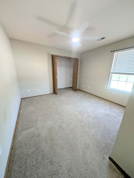 Building Photo - 1802-1804 N Laurel Hill Pl