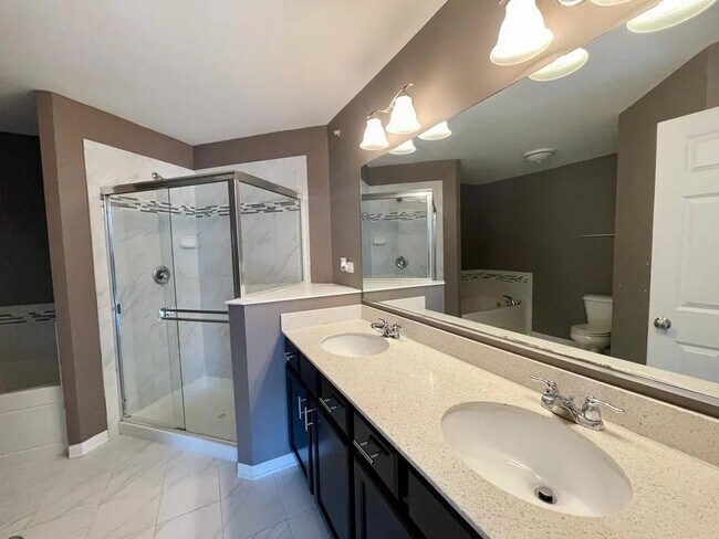 Building Photo - 2915 Henley Ln