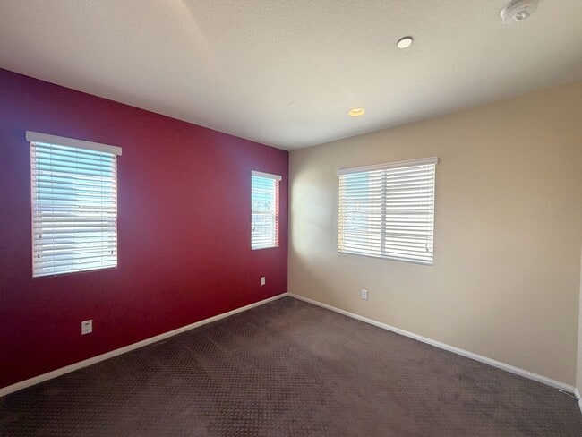 Building Photo - 206 Paseo Gusto