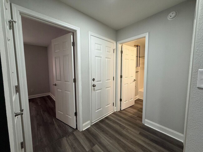 Building Photo - Pensacola - Springdale Forest - 3 bedroom, 2 bathroom