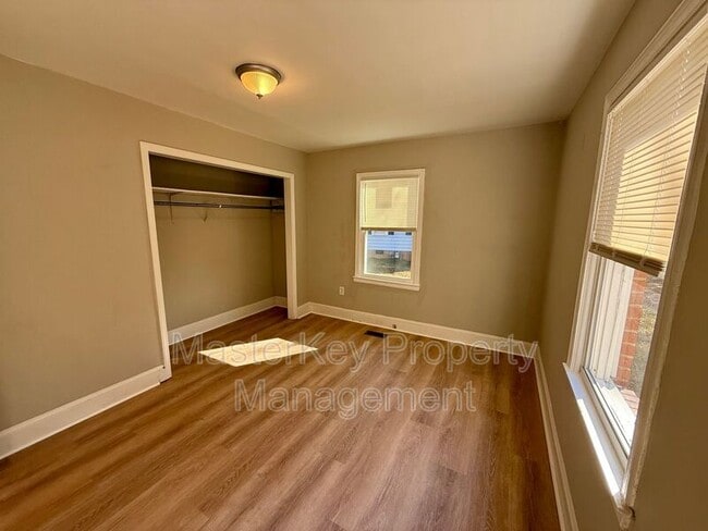 Building Photo - 1411 Hudson Ave