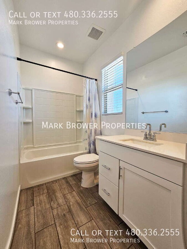 Building Photo - 4021 E Arabian Dr