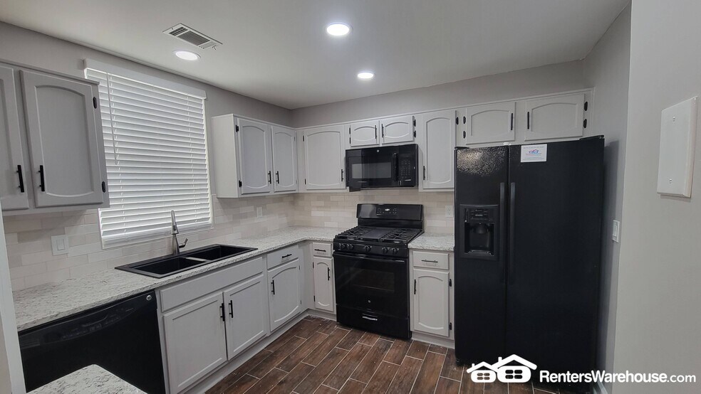 Building Photo - 4025 Hancock Cir