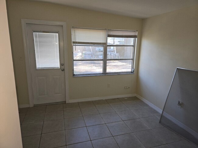 Building Photo - 3711 Roxane Blvd