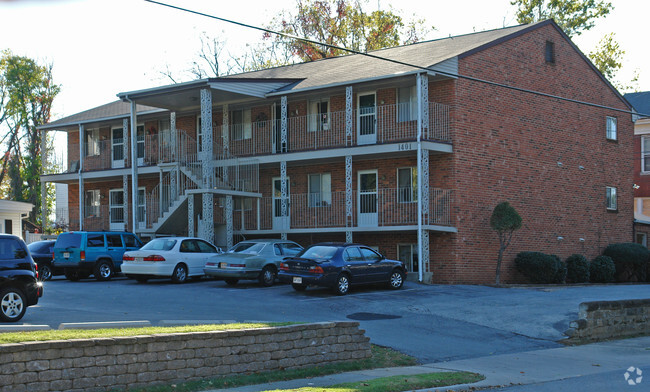 Building Photo - Briskwood Apartments