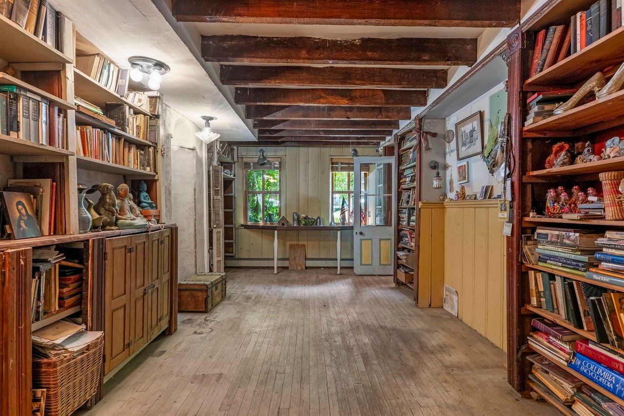 Building Photo - 230 3rd St