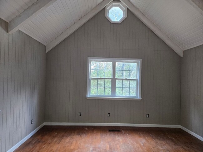 Building Photo - 3 Bedroom House in East Brainerd TN; ALL U...