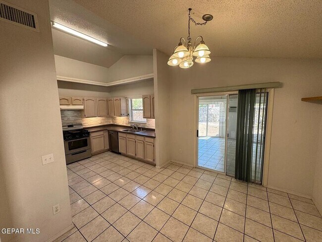Building Photo - 12353 Tierra Bella Dr