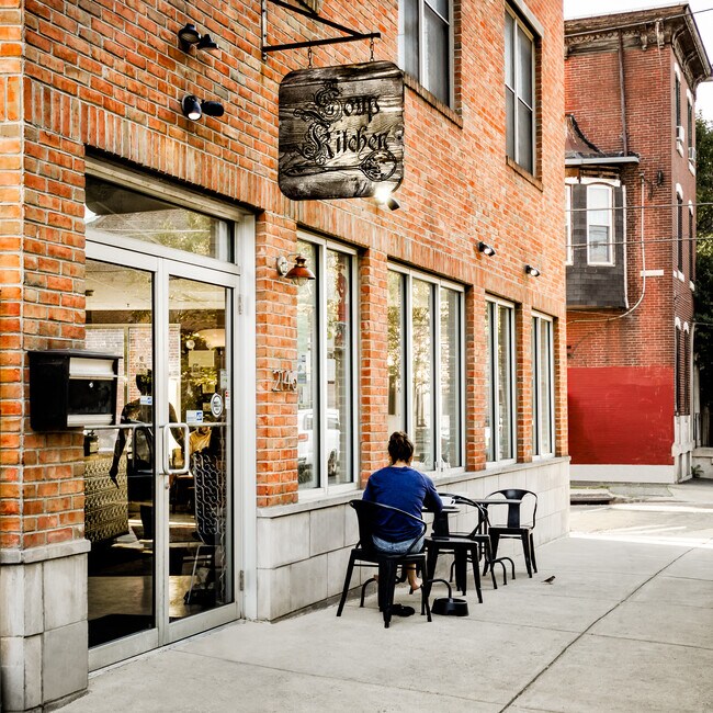 Building Photo - 1217 N Hancock St