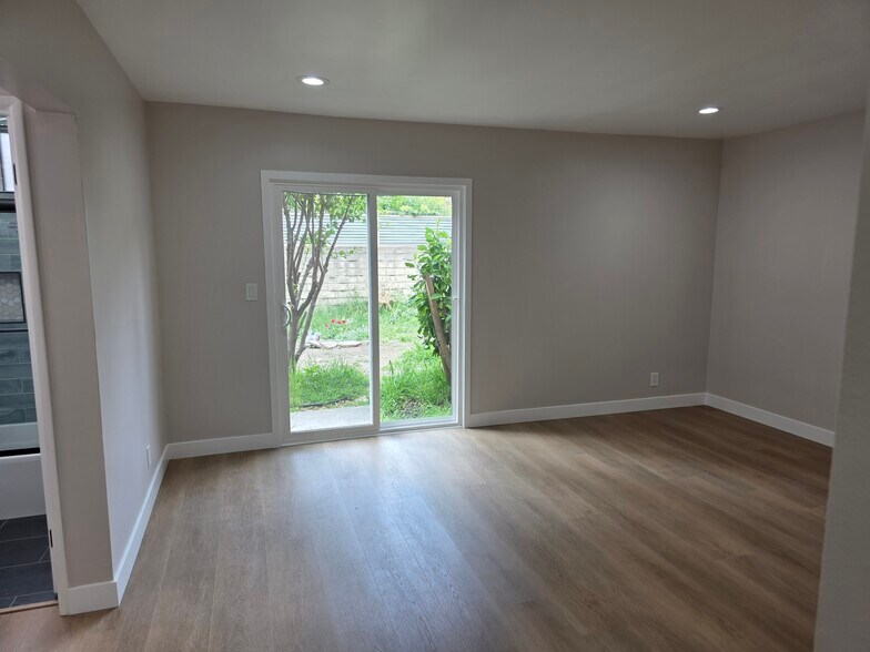 Building Photo - 14747 Woodruff Ave