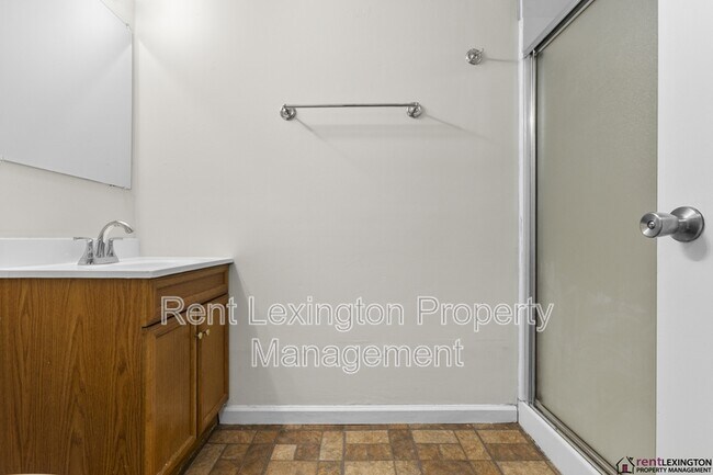 Building Photo - 3330 Tisdale Dr