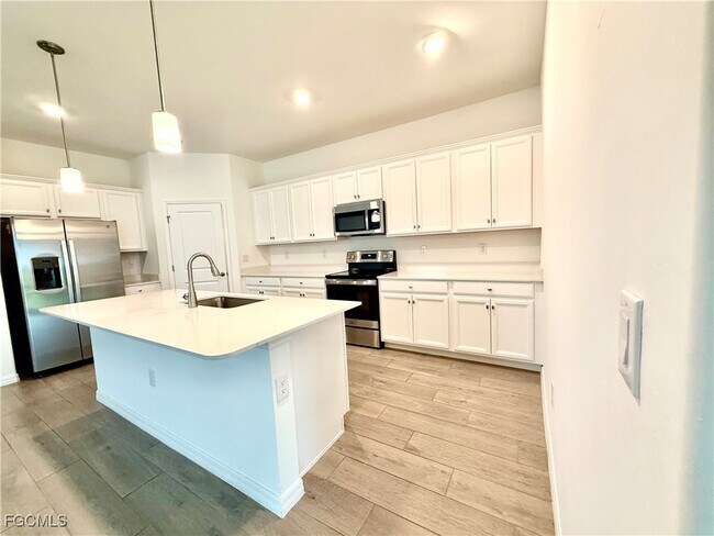Building Photo - 2667 Scarlet Wy