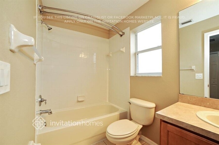 Building Photo - 3328 Thistledown Ln