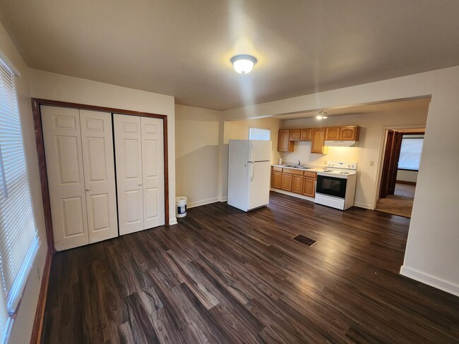 Building Photo - 2 bedroom, 1 bathroom, basement, garage, and extra space in finished attic not included in sq ft!!