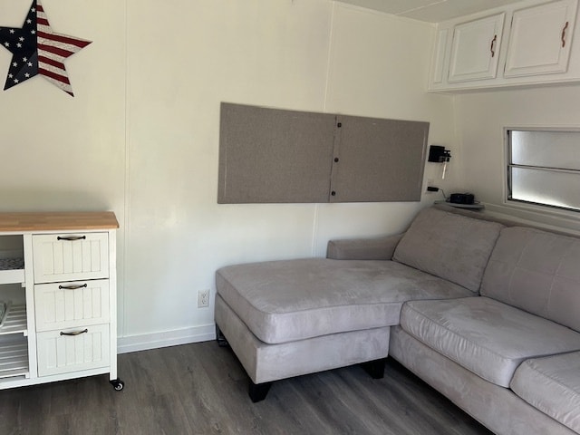 sofa has pull out bed for guest - 1735 Brumley Rd