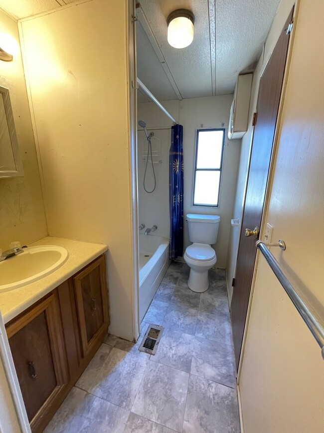 Building Photo - Two bedroom + Office mobile home in peacef...