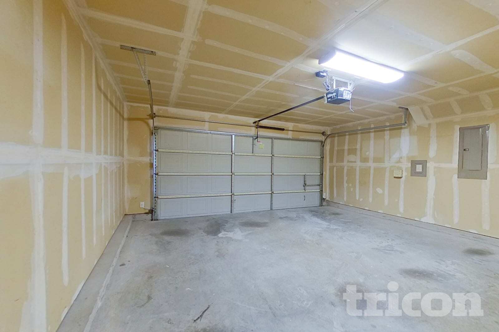 Building Photo - 16616 Jasmine Springs Dr