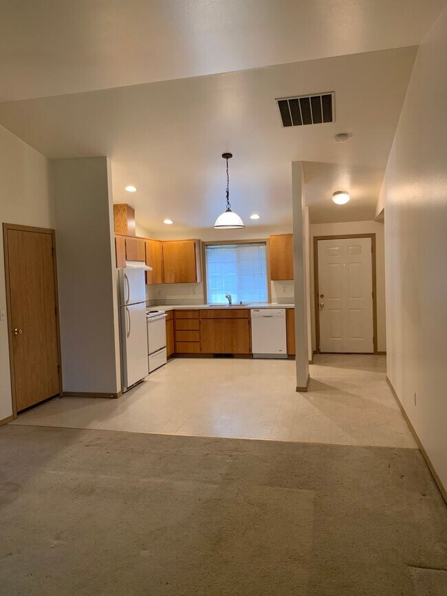 Building Photo - A63