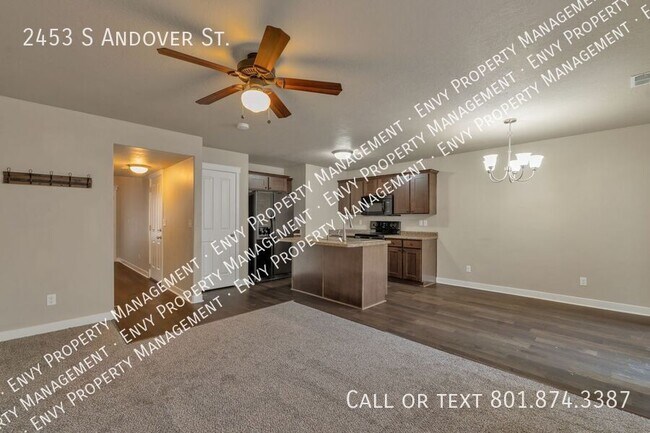 Building Photo - 2453 Andover St