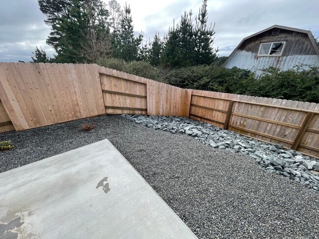 Building Photo - 1122 Chelsea Wy