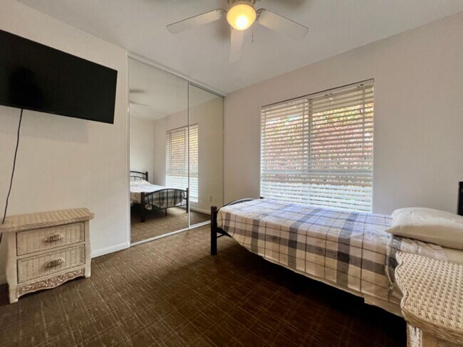 Building Photo - Furnished 3 Bedroom 2 bath Ali'i Lani Condo Top floor *Pet Friendly!