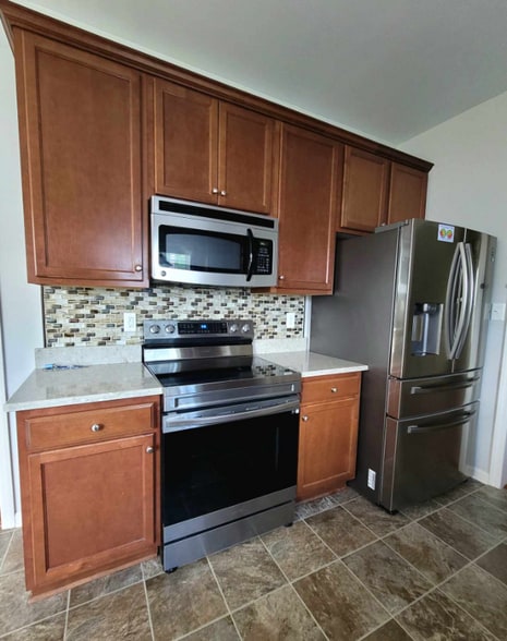 Building Photo - 5833 Kindley Dr