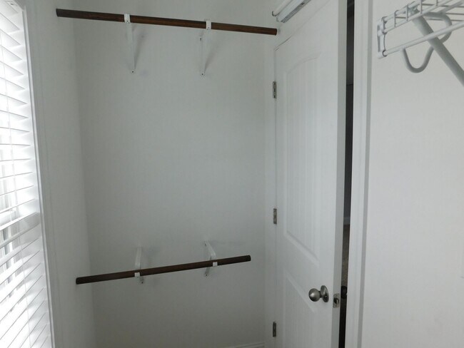 Building Photo - Month to Month Lease