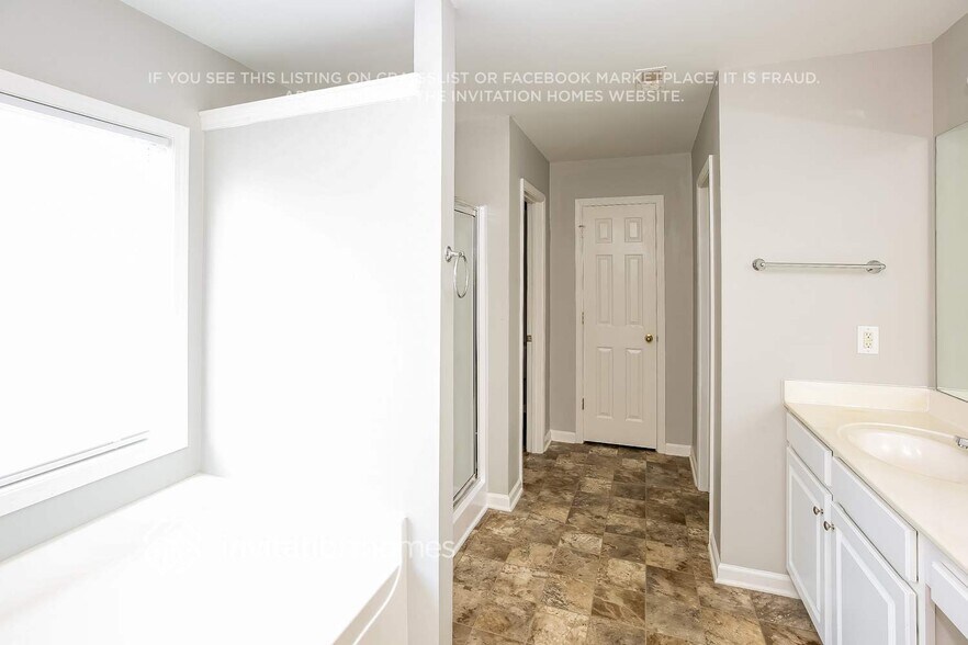 Building Photo - 2427 Godsey Wood Dr